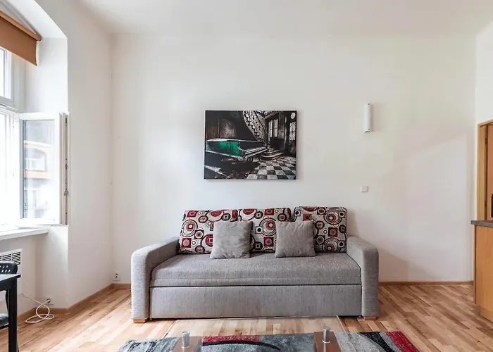 Center, Location, Hidden Gem
